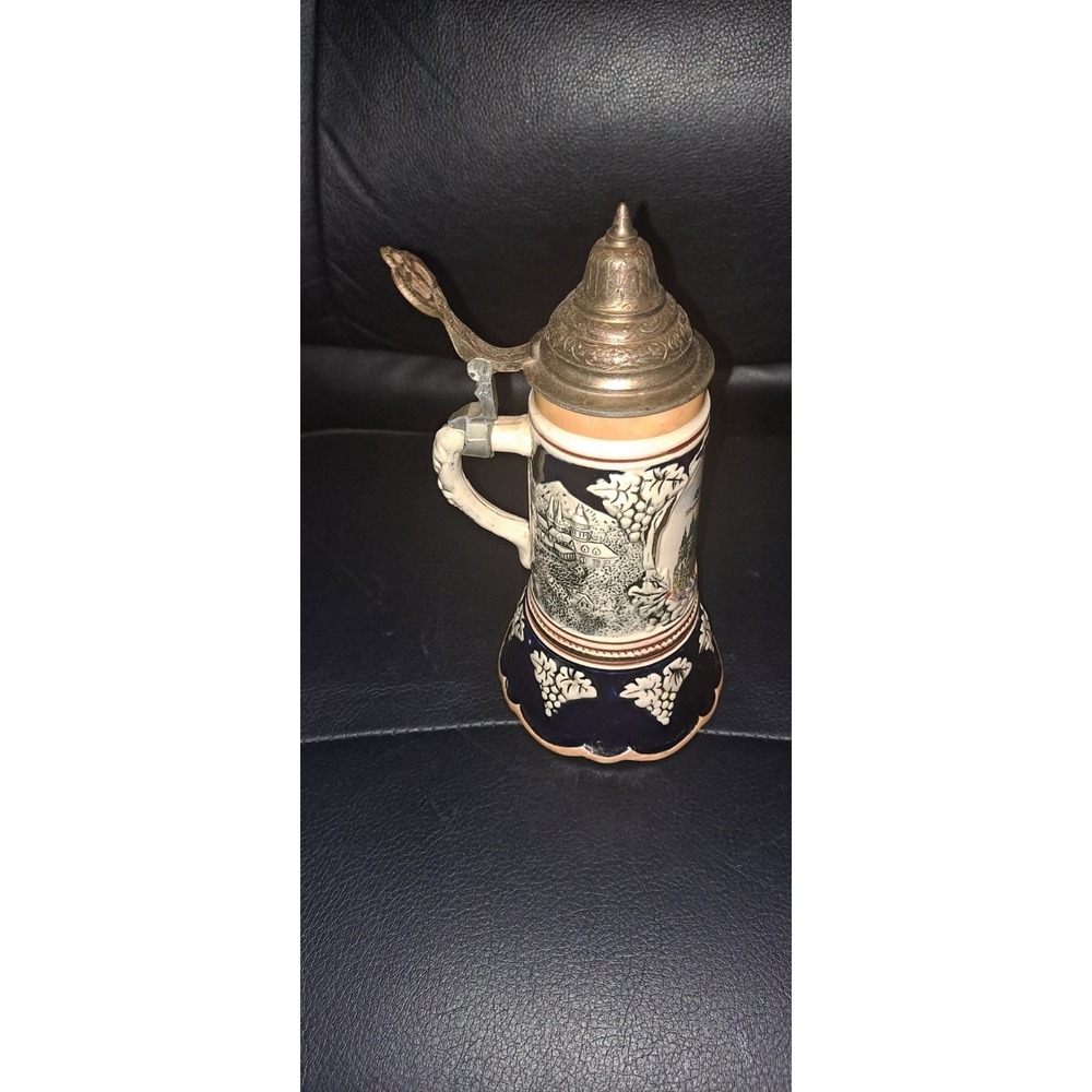 Vintage Beer Stein Wien Stephansdom Musical Plays Weiner Blut, Works, 8"